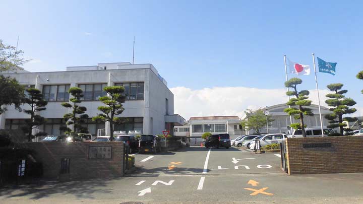 湧心館高等学校の写真