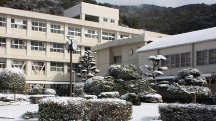 長崎県立鳴滝高等学校の写真